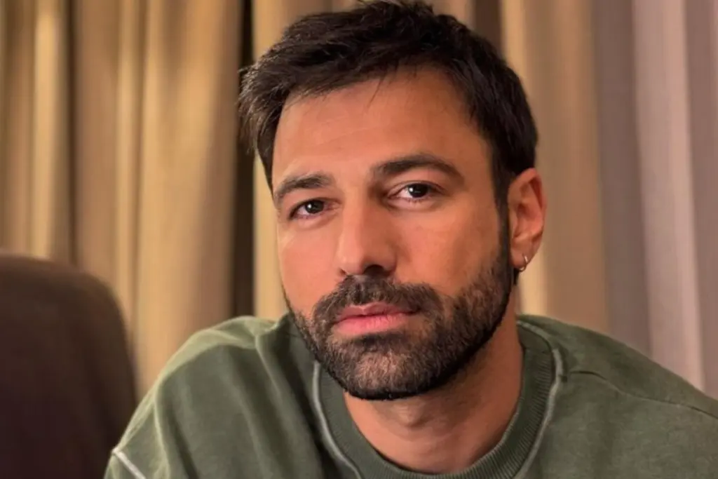 Ο Ανδρέας Γεωργίου μίλησε ανοιχτά για τα παιδικά του χρόνια και την πορεία του.