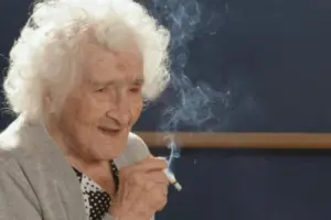 Μπορεί ο άνθρωπος να ζήσει 194 χρόνια; Η νέα έρευνα που δίνει μια απρόσμενη απάντηση