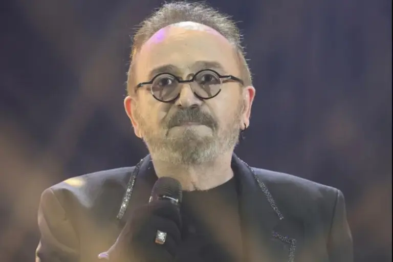 Σταμάτης Γονίδης: Η σπάνια φωτογραφία με μαγιό και τα μαθήματα στη μικρή του κόρη