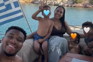 Γιάννης Αντετοκούνμπο: Οι οικογενειακές στιγμές στην Ελλάδα με τη Μαράια και τα παιδιά τους