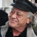 Πέθανε ο Νίκος Καλογερόπουλος – Θλίψη στον καλλιτεχνικό κόσμο