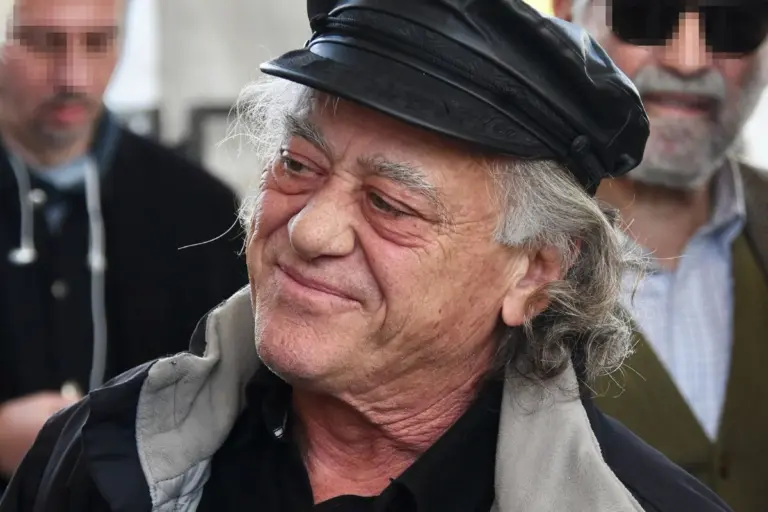 Πέθανε ο Νίκος Καλογερόπουλος – Θλίψη στον καλλιτεχνικό κόσμο