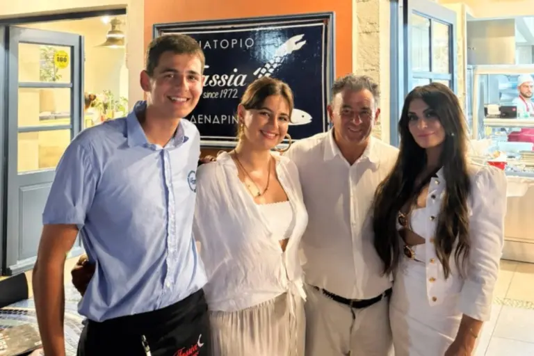 Κίμπερλι Γκιλφόιλ: Βραδινή έξοδος στο Φισκάρδο – Ποιον υποσχέθηκε να πάρει μαζί της την επόμενη φορά