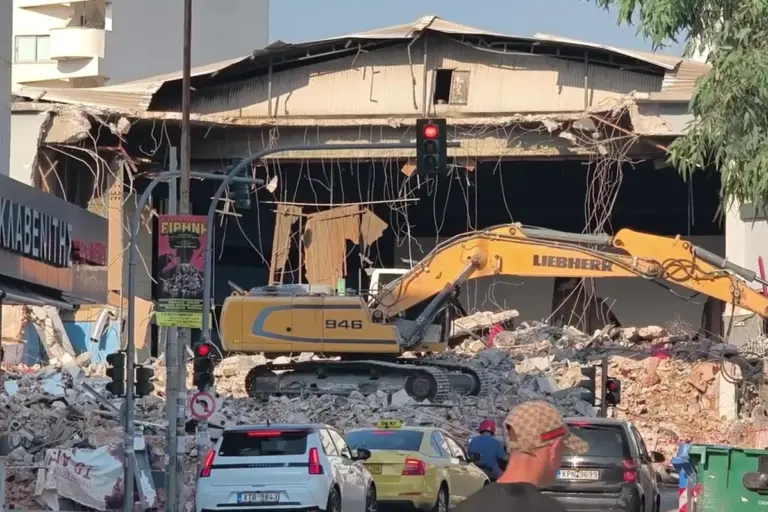 Τέλος εποχής για τον κινηματογράφο «Ατλαντίς» στη Βουλιαγμένης