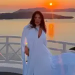 Αγνώριστη η Κόνι Μεταξά! Έγινε ξανθιά με μαλλιά μέχρι τη μέση – Η εντυπωσιακή αλλαγή στο look της