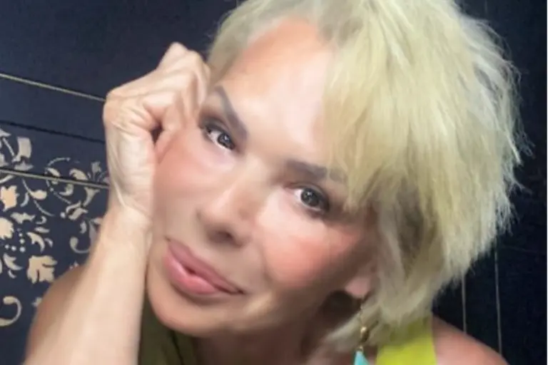 Άννα Κουρουπού: Η σκληρή ανάρτηση για τη βία στα παιδιά - «Κι εμείς φάγαμε ξύλο μικροί. Τι πάθαμε; Πάθαμε»