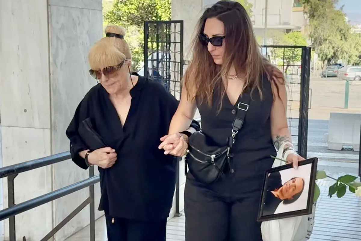 Η κηδεία του Λάκη Χαλκιά
