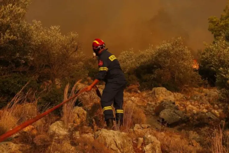 Συναγερμός στο Λασίθι: Φωτιά κοντά στον οικισμό Καρύδι – Μήνυμα του 112 για ετοιμότητα