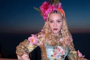 Μαντόνα: Το maximalist Dolce & Gabbana look στην Κέρκυρα που αποθέωσε το «more is more»