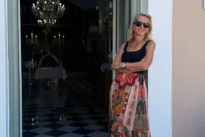 Μαρία Μπεκατώρου: Επέστρεψε στο χωριό της στην Κεφαλονιά για τον Δεκαπενταύγουστο