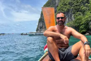 Μιχάλης Μαρίνος: Στην εξωτική Ταϊλάνδη 14 χρόνια μετά – Οι βουτιές στα νησιά Phi Phi