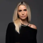 Η Μελίνα Κόντη ποζάρει με μπικίνι και προκαλεί παραλήρημα!