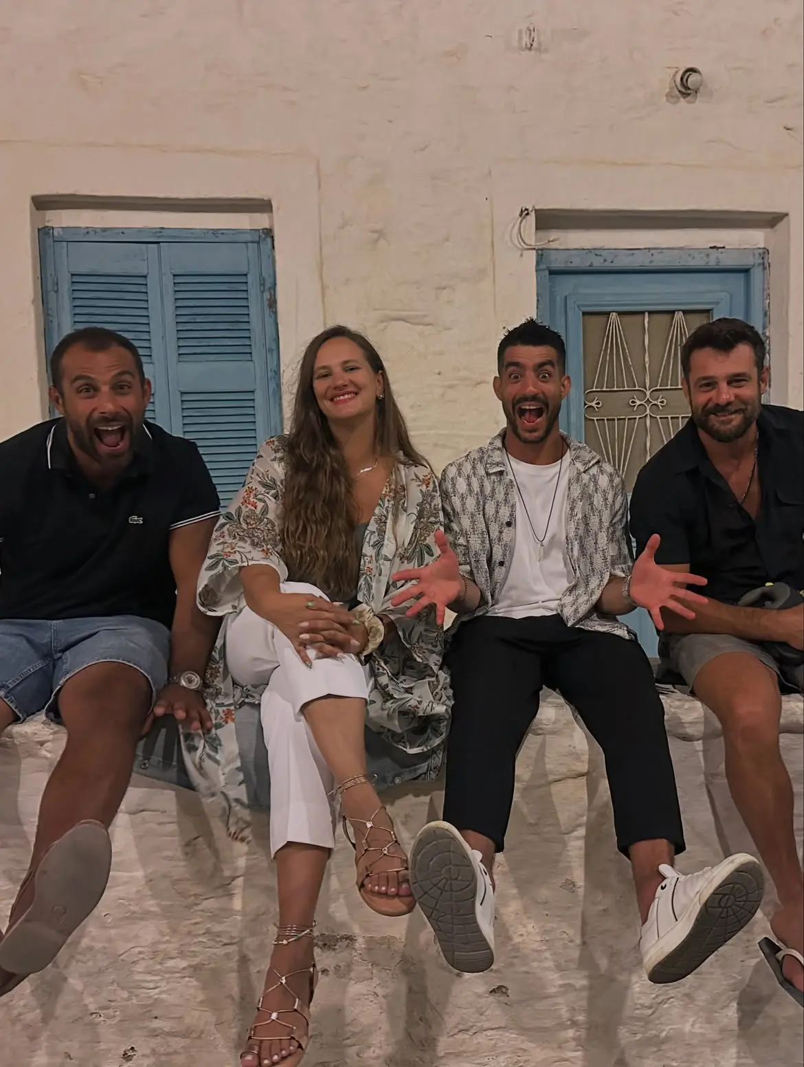 Διακοπές στη Σχοινούσα για Λιακόπουλο - Χατζηευσταθίου
