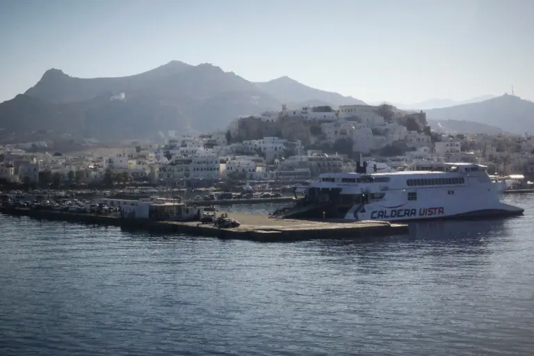 Πατατράκ για γκέι παρουσιαστή - Το ερωτικό ναυάγιο στη Νάξο και το κάζο από τον πρώην του