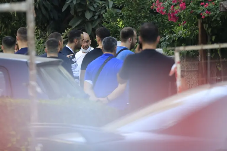 Νέα Σμύρνη: Γυναικοκτονία και αυτοκτονία αποκαλύπτουν οι κάμερες ασφαλείας