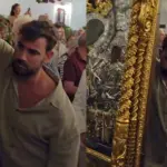 Νίκος Πολυδερόπουλος: Σήκωσε στους ώμους την Παναγία Τουρλιανή στη Μύκονο