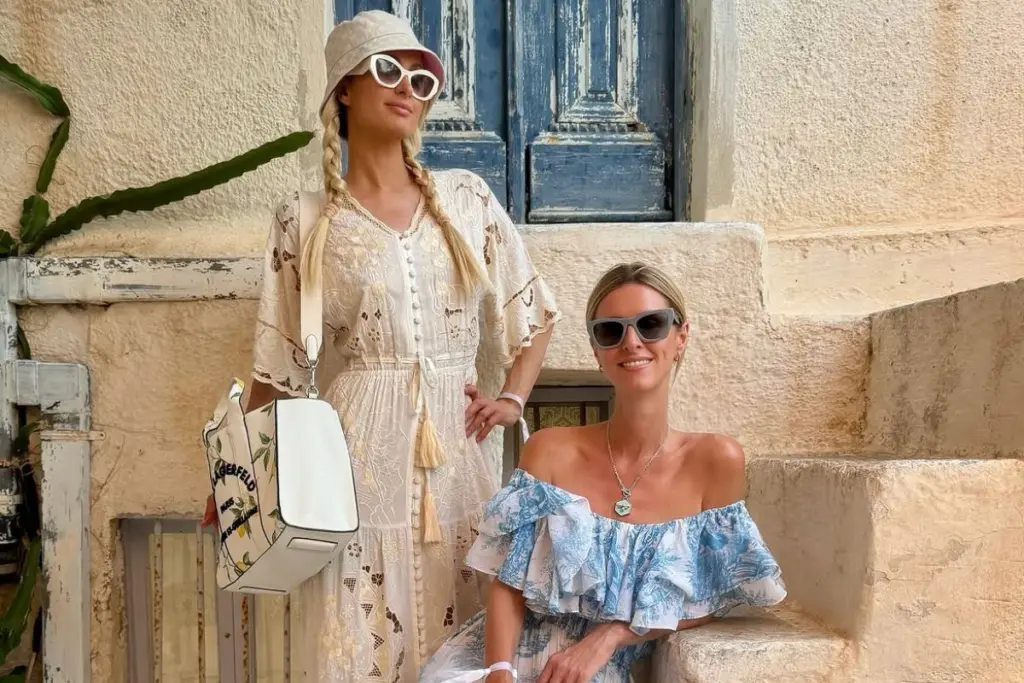 paris xilton diakopes santorini