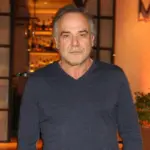 Ο Παύλος Ευαγγελόπουλος ποζάρει με μαγιό στα 64 του και εντυπωσιάζει!