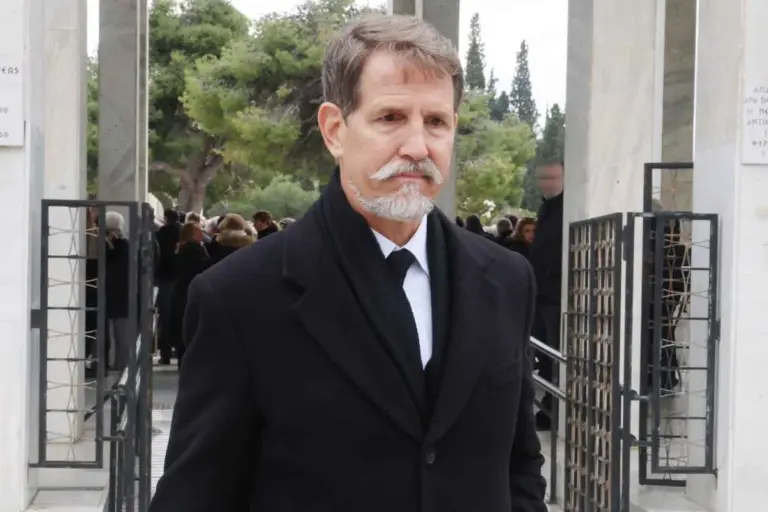 Βαρύ πένθος για τον Παύλο Ντε Γκρες: «Με θλίψη πληροφορήθηκα την απώλεια του αγαπημένου μου θείου»
