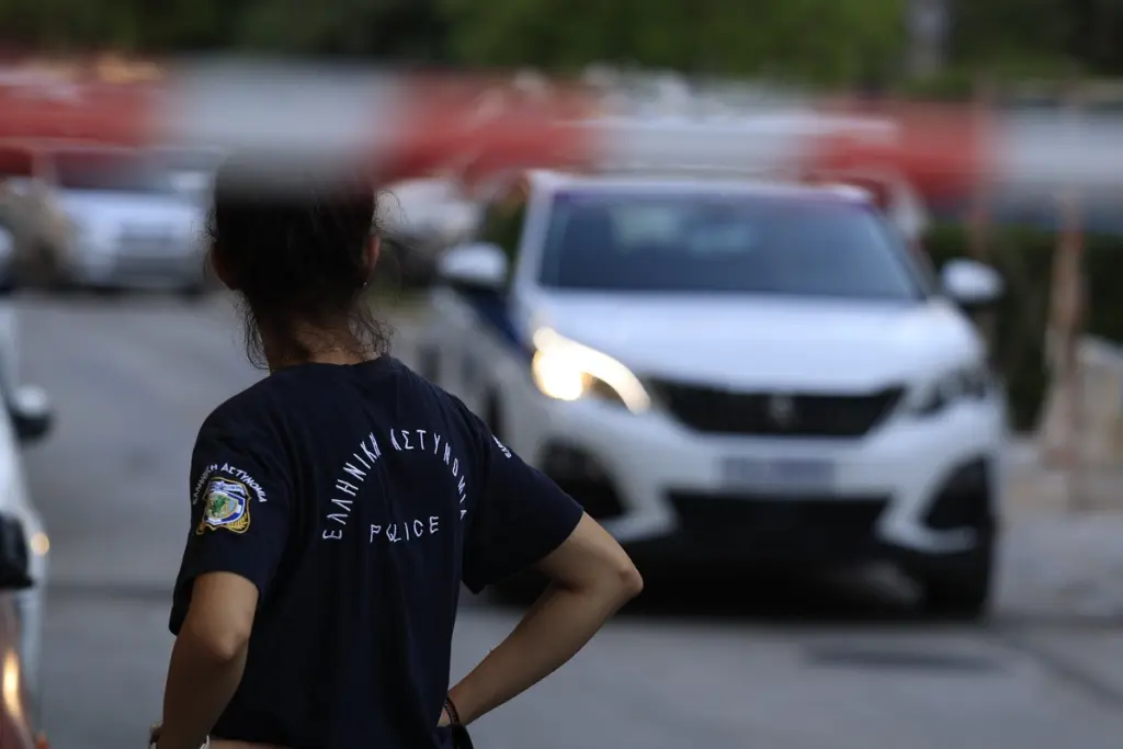 Αστυνομική έρευνα σε διαμέρισμα στην Κυψέλη όπου εντοπίστηκε νεκρό βρέφος μέσα σε βαλίτσα