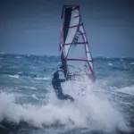 Αλλάζει επικίνδυνα ο καιρός: Θυελλώδεις άνεμοι και απότομη πτώση της θερμοκρασίας