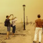 Καιρός: Ζέστη έως και 37 βαθμούς, ισχυροί άνεμοι και αφρικανική σκόνη