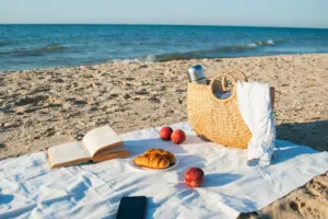 Παραλία χωρίς λιγούρες: 5 snacks που θα σε κρατήσουν χορτάτη για ώρες