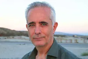 Σωκράτης Αλαφούζος: Η παιδική φωτογραφία και η εξομολόγηση για τον φόβο που κουβαλούσε μικρός