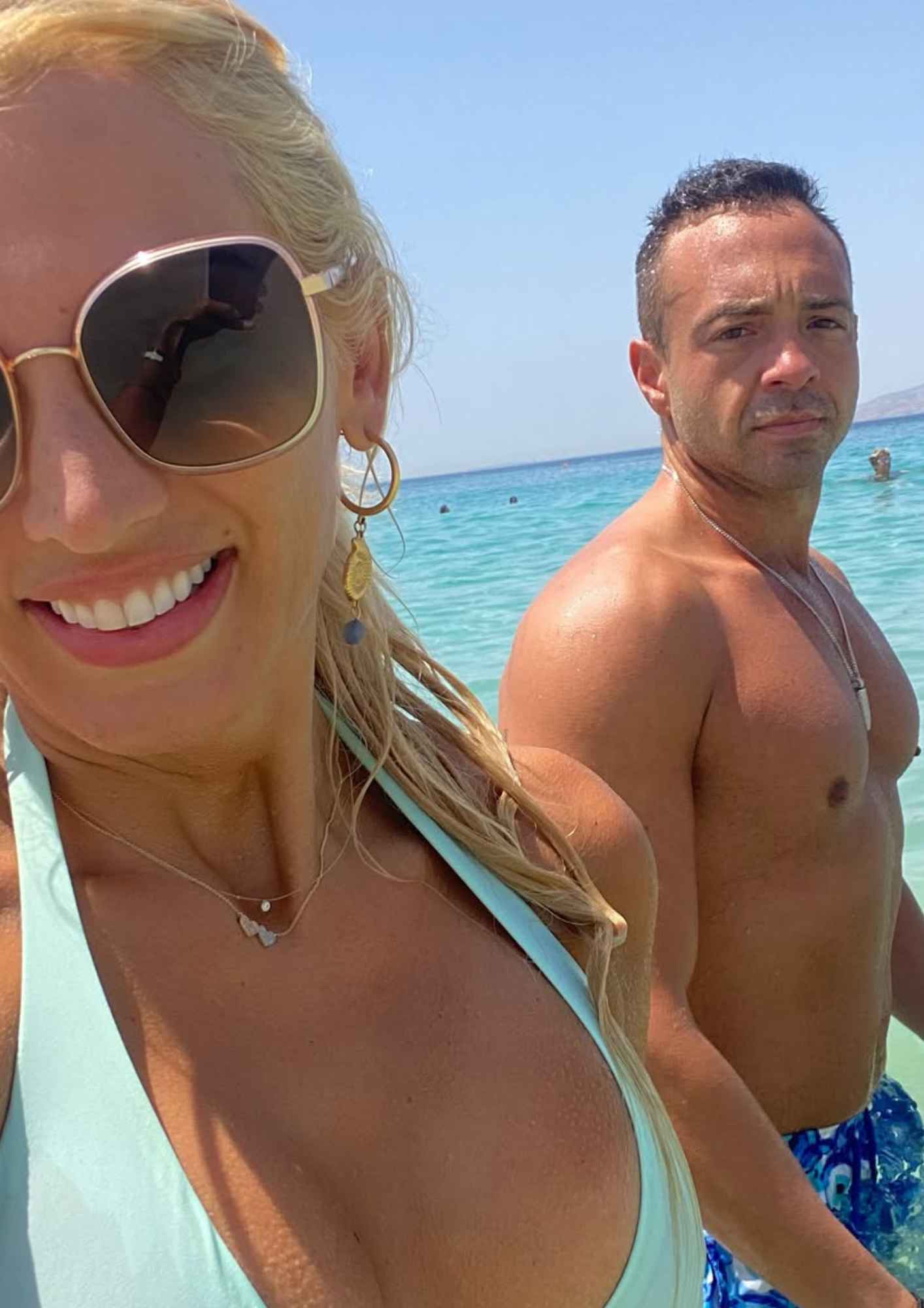 Η παρουσιάστρια μοιράστηκε οικογενειακές στιγμές από τη Νάξο και θυμήθηκε τα πέντε καλοκαίρια που επιστρέφουν στο νησί.