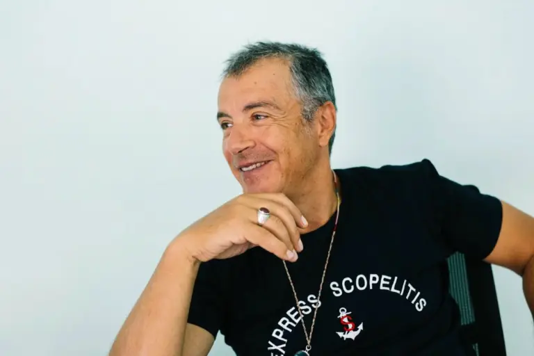 Σταύρος Θεοδωράκης: Νέα τηλεοπτική σελίδα στον ΣΚΑΪ – Επιστρέφουν οι «Πρωταγωνιστές»