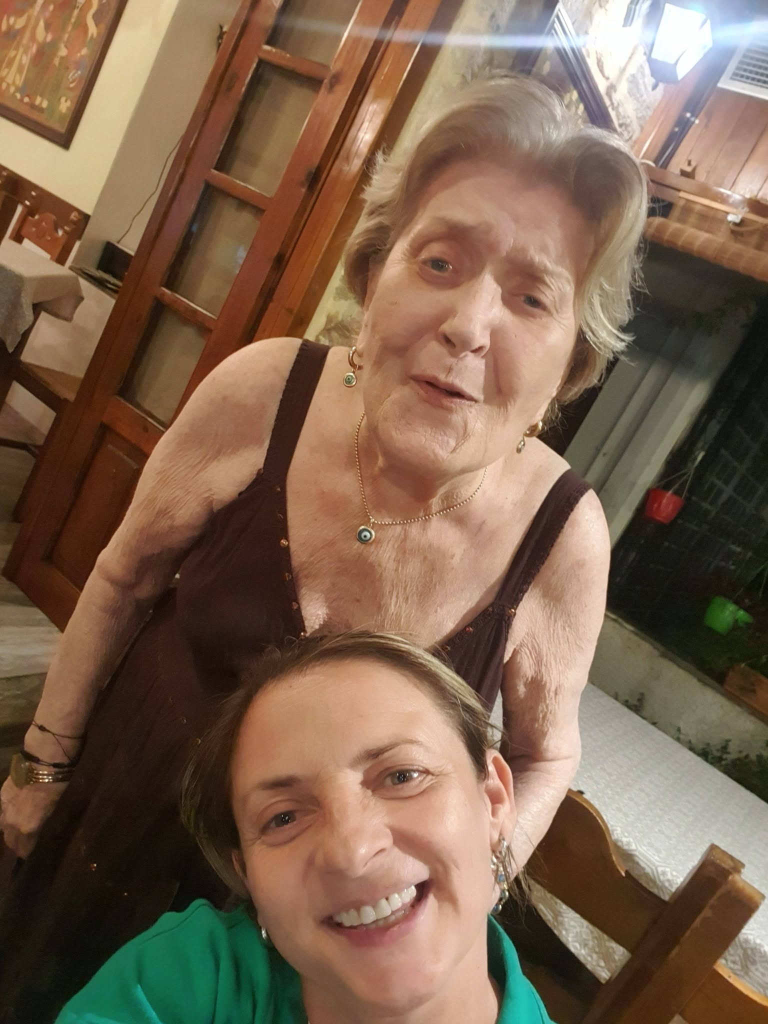 Η Βάσια Τριφύλλη με την κόρη της
