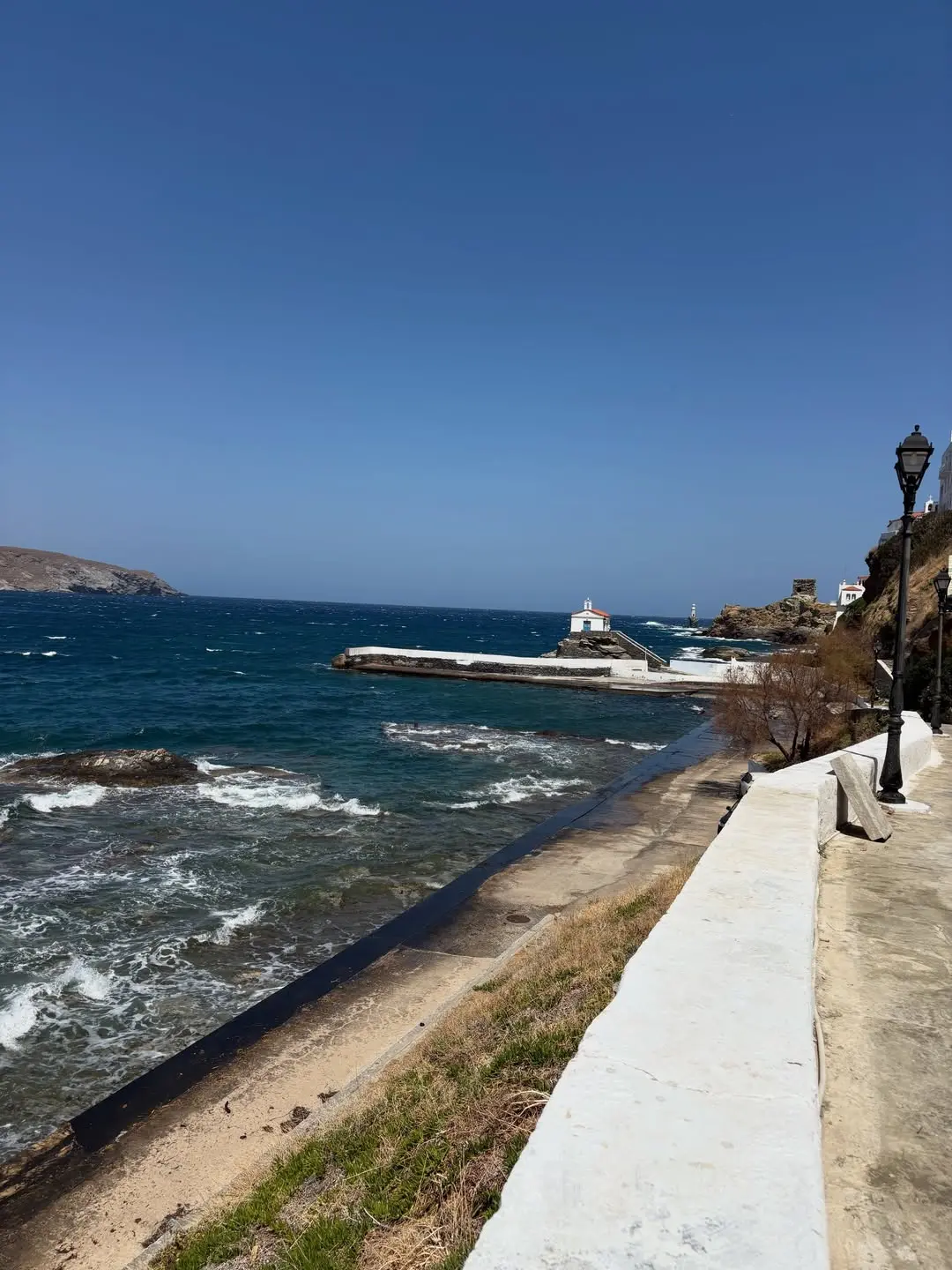 Η Βασιλική Τρουφάκου διακοπές στην Άνδρο