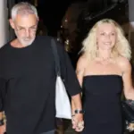 Ελεωνόρα Ζουγανέλη – Νίκος Συρίγος: Full in love στα σοκάκια της Μυκόνου - Δεν κρύβουν τον έρωτά τους