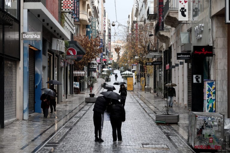 Καιρός: Με άγριες διαθέσεις κάνει «ποδαρικό» ο Οκτώβριος – Βροχές, καταιγίδες και θυελλώδεις άνεμοι