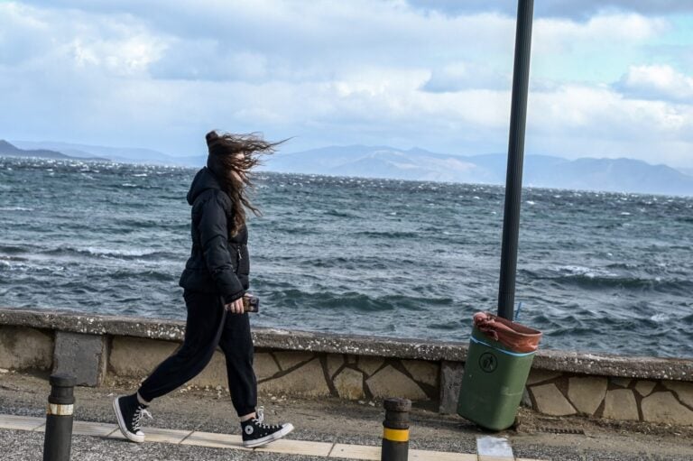 Καιρός: «Ανάσα» λιακάδας την Πέμπτη – Νέο κύμα κακοκαιρίας με έντονα φαινόμενα από Παρασκευή