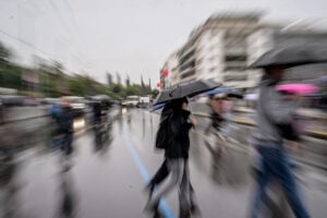 Καιρός: «Χτυπά» η κακοκαιρία με ισχυρές καταιγίδες – Οι περιοχές υψηλού κινδύνου