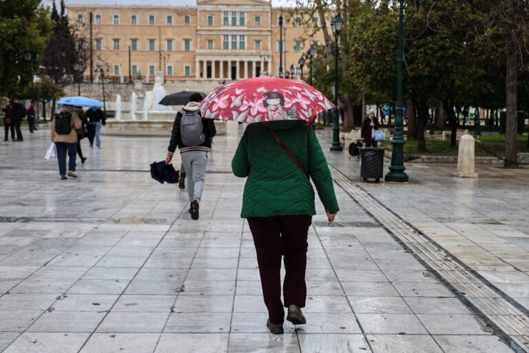 Καιρός: Καταιγίδες και αισθητή πτώση θερμοκρασίας – Ποιες περιοχές θα πληγούν