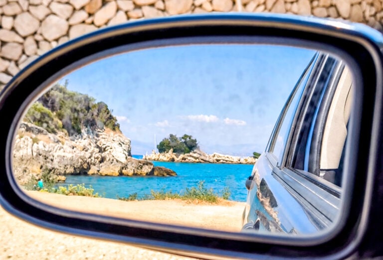 Καιρός: Η ζέστη επιμένει, δυναμώνουν οι βοριάδες