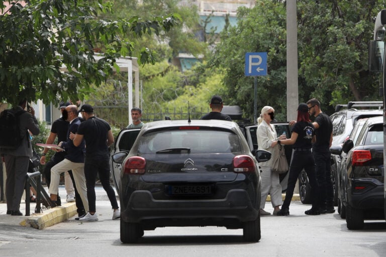 Εξελίξεις στην υπόθεση Μαζωνάκη: Απεργία πείνας από τον γιατρό που προφυλακίστηκε μαζί με τη σύζυγό του