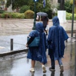 Καιρός: Επιμένουν οι βροχές -Βελτίωση την Πέμπτη και νέα επιδείνωση από την Παρασκευή