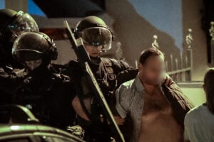 Τι λένε μάρτυρες για την ομηρία στη Νίκαια: «Τρεις μέρες ούρλιαζε η γυναίκα»