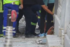 Πλάκα: Αγωνία στα συντρίμμια με έξι τελικά αγνοούμενους – Βρέθηκε η τσάντα της αγνοούμενης Αμερικανίδας