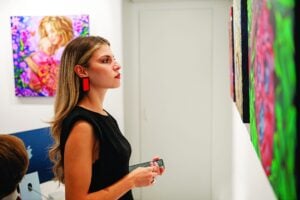 Εικαστικοί & art lovers «κατακτούν» το Κολωνάκι