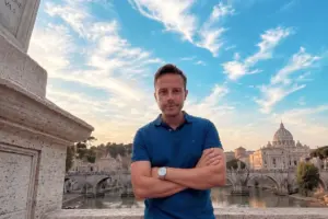 Δημήτρης Μακαλιάς: Έγινε 45 και έσβησε τα κεράκια με τα πολυτιμότερα «δώρα» της ζωής του