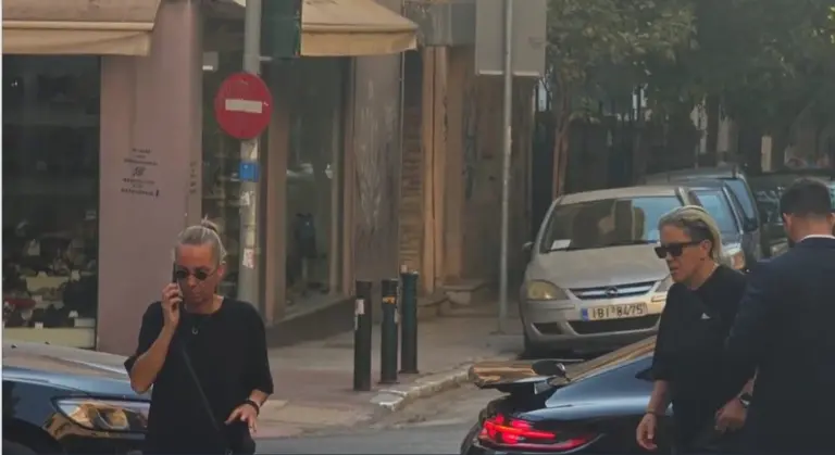 Γιώργος Μαζωνάκης: Οι αδελφές του στο ΑΤ Κυψέλης - Δεν αποκλείεται να κινηθούν και νομικά κατά των δύο γιατρών