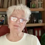 Ανυποχώρητη η Αφροδίτη Μάνου για Μαζωνάκη: «Δεν θέλω να πω κάτι» – «Ό,τι έχω να γράψω, τα γράφω στον τοίχο μου»