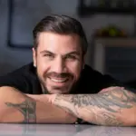 Άκης Πετρετζίκης: Το καλοκαιρινό άλμπουμ με τα παιδιά του και το μήνυμα για το σχολείο