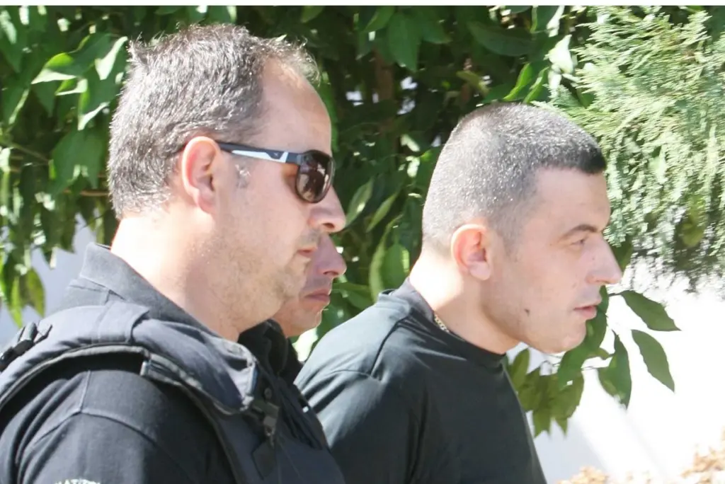 Δραπέτης ο Αλκέτ Ριζάι μετά το επεισόδιο με τους πυροβολισμούς στην Ανάβυσσο