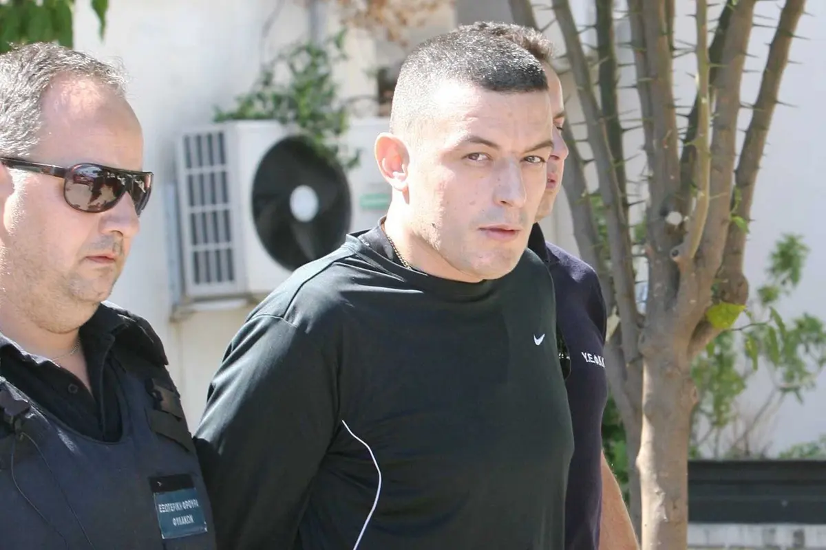 Στο στόχαστρο της Αστυνομίας ο Αλκέτ Ριζάι για τους πυροβολισμούς στην Ανάβυσσο