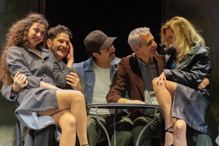 Η μεγάλη επιτυχία του ΚΘΒΕ «Αυτή η νύχτα μένει» έρχεται στην Αθήνα